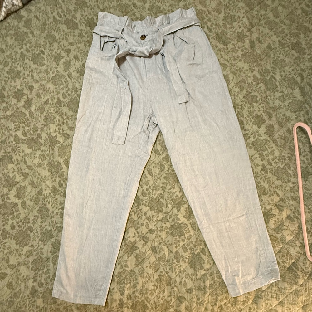 Who What Wear Light Gray Capris